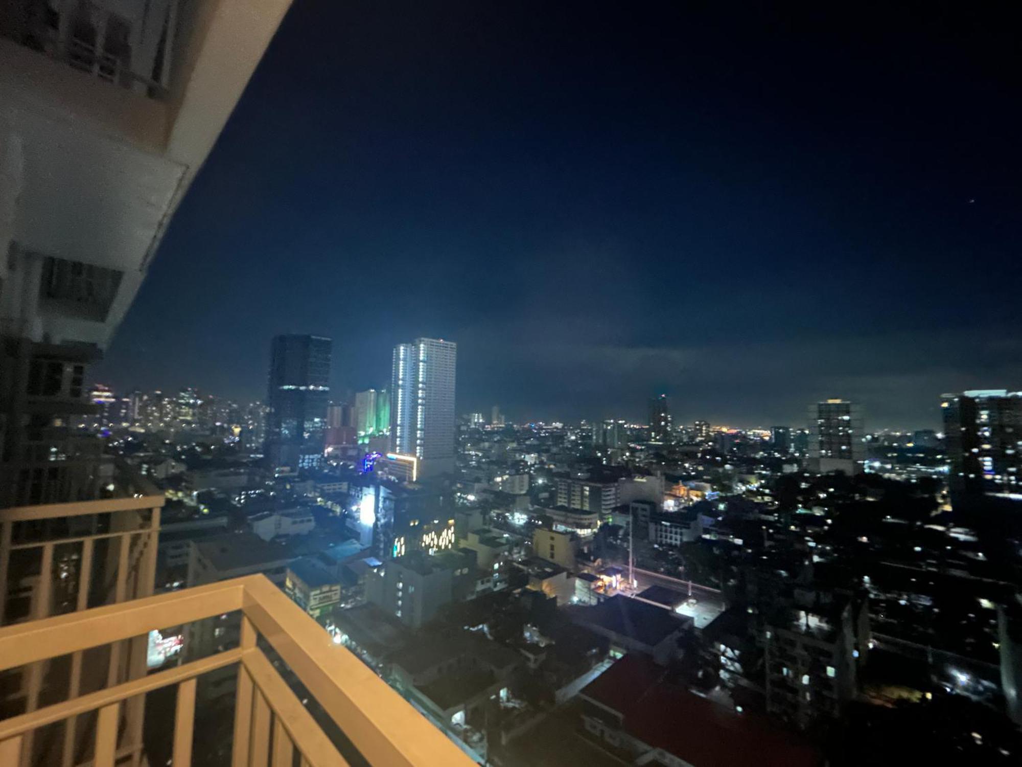 2Br Coast Residences Manila Bagian luar foto
