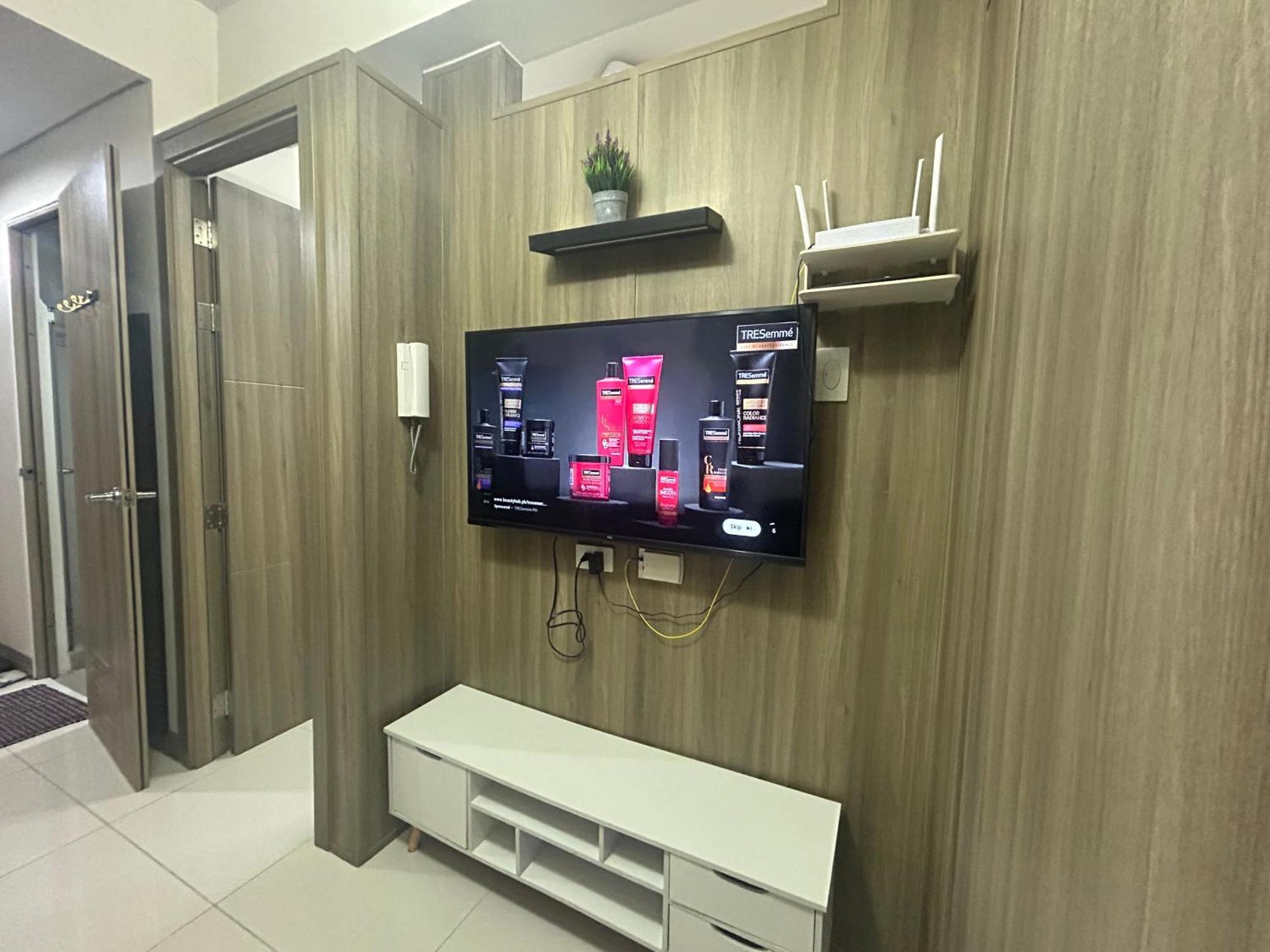 2Br Coast Residences Manila Bagian luar foto