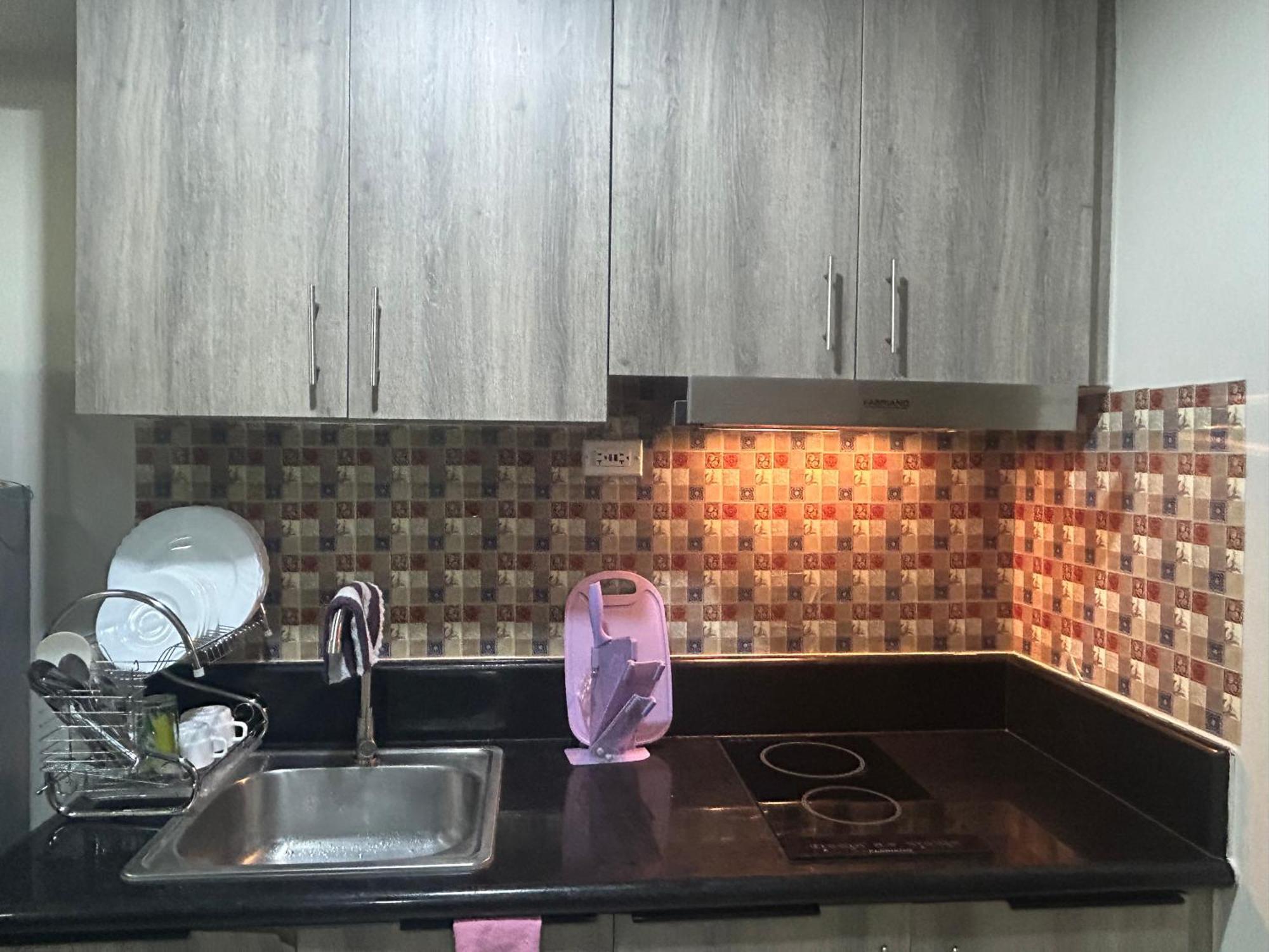 2Br Coast Residences Manila Bagian luar foto